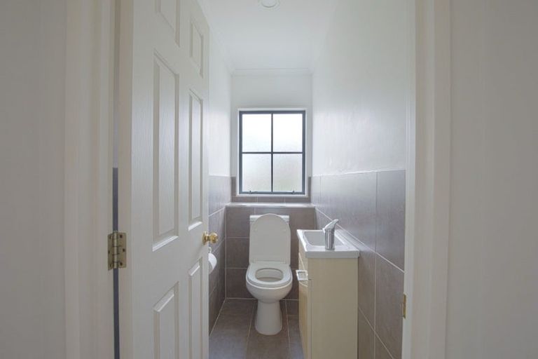 Photo of property in 8 Highgate Place, Somerville, Auckland, 2014