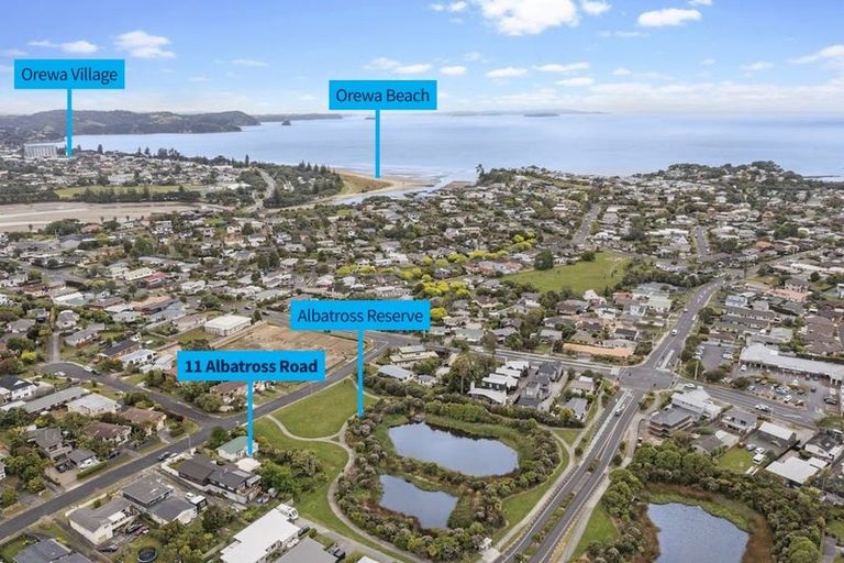 Photo of property in 11 Albatross Road, Red Beach, 0932