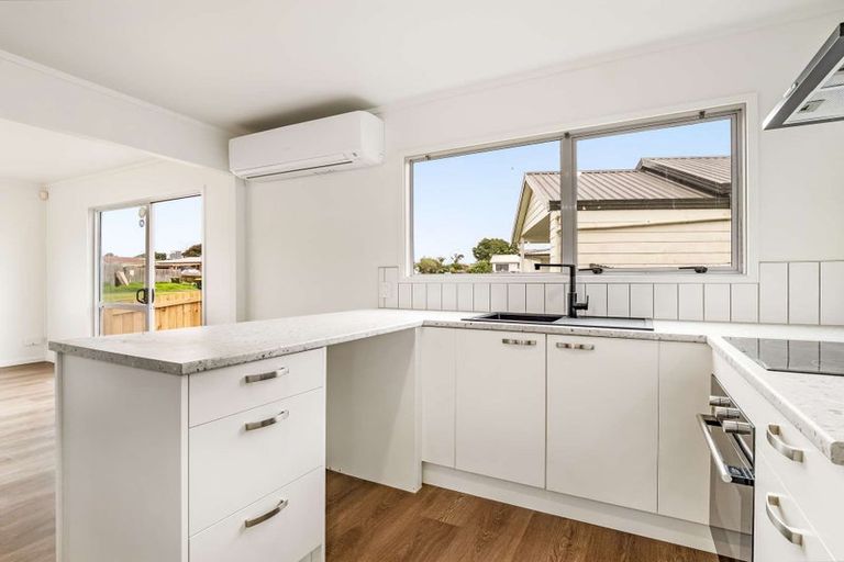 Photo of property in 1/24 Solveig Place, Randwick Park, Auckland, 2105