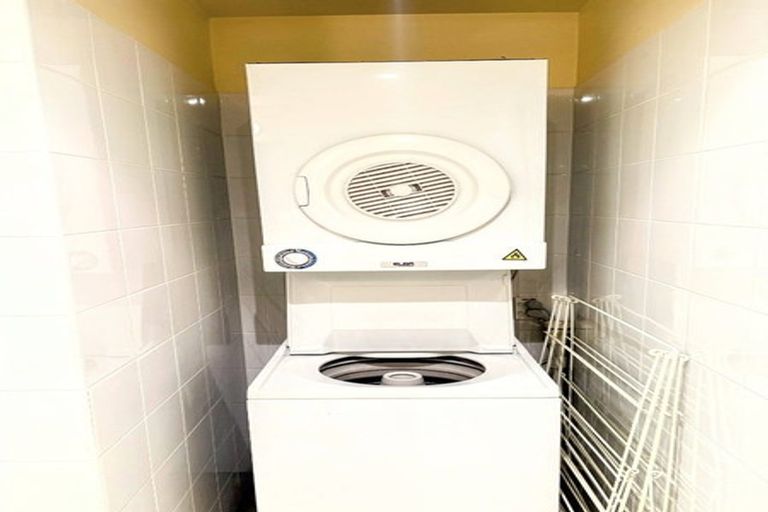 Photo of property in Kelvin House, 5c/16 The Terrace, Wellington Central, Wellington, 6011