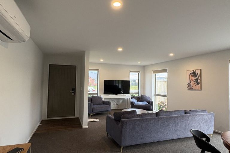 Photo of property in 33 Cressy Place, Darfield, 7510