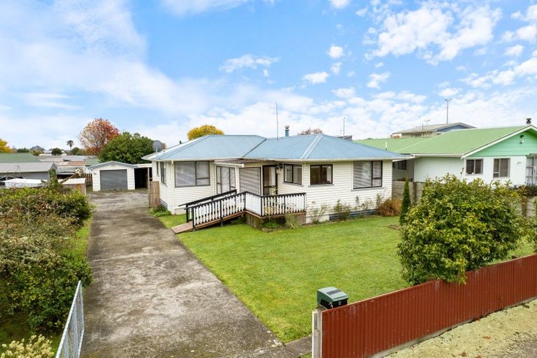 Photo of property in 8 Tudor Road, Pahiatua, 4910