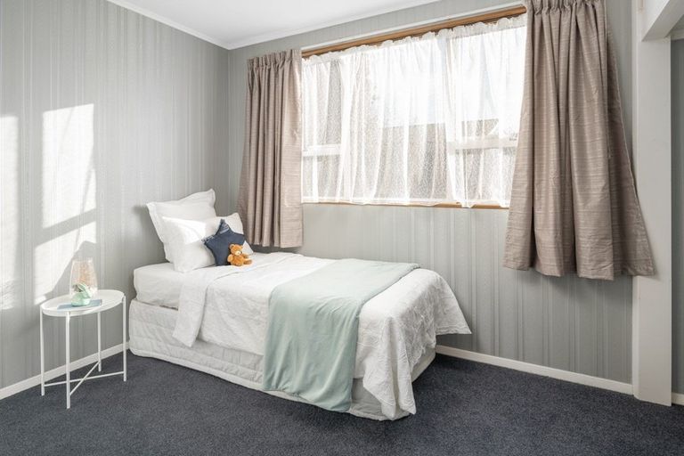 Photo of property in 28 Holdaway Street, Riversdale, Blenheim, 7201