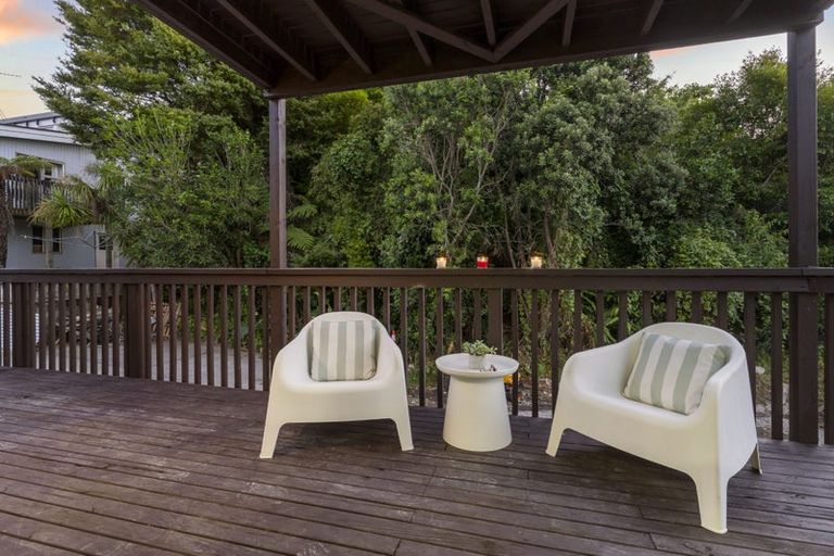 Photo of property in 2/20 Rambler Crescent, Beach Haven, Auckland, 0626