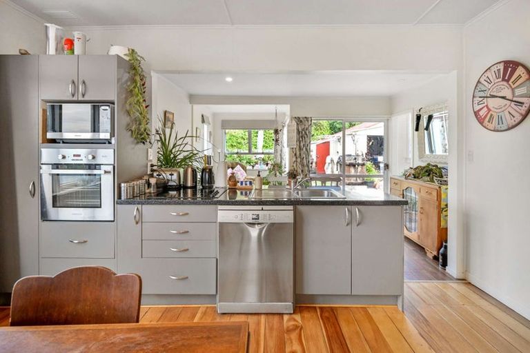 Photo of property in 3 Rose Street, Waipawa, 4210