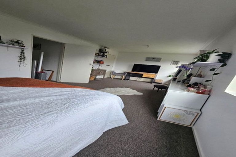 Photo of property in 16 Malcolm Street, Martinborough, 5711