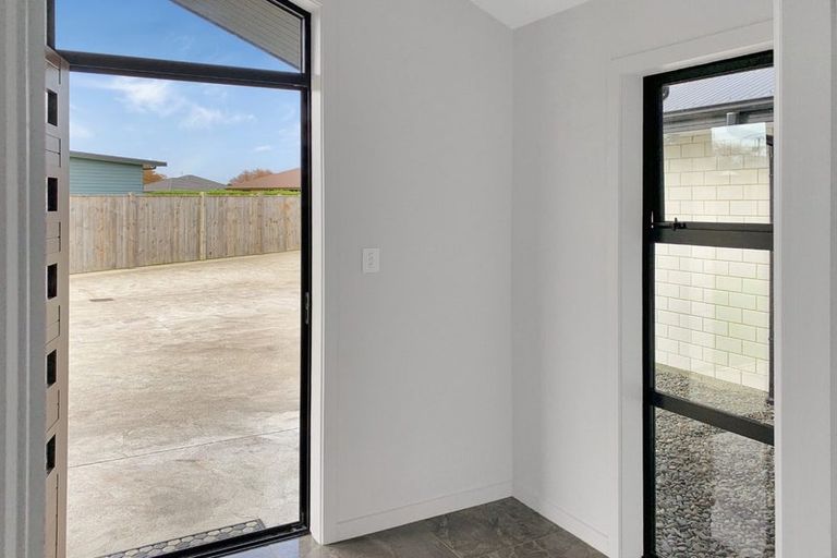 Photo of property in 8 Gladys Place, Levin, 5510