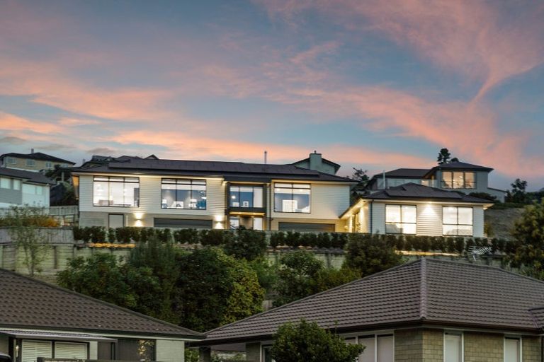 Photo of property in 101 Oteki Park Drive, Welcome Bay, Tauranga, 3112