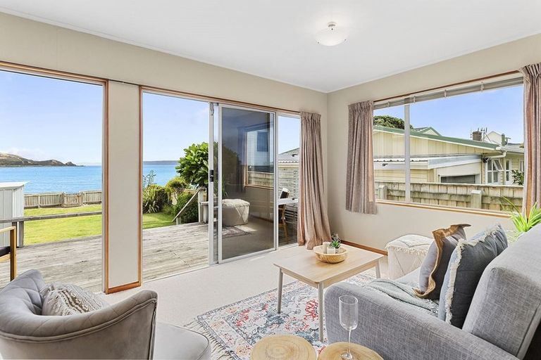 Photo of property in 52 Steyne Avenue, Plimmerton, Porirua, 5026