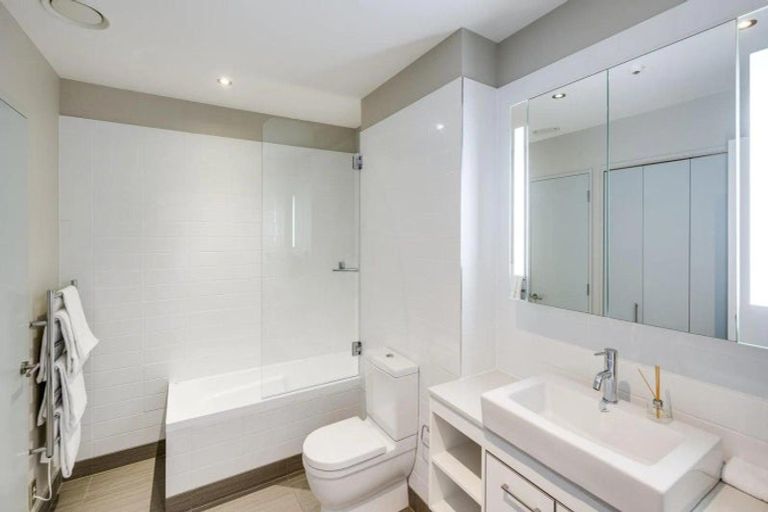 Photo of property in 502/7 Humber Street, Pandora, Napier, 4110