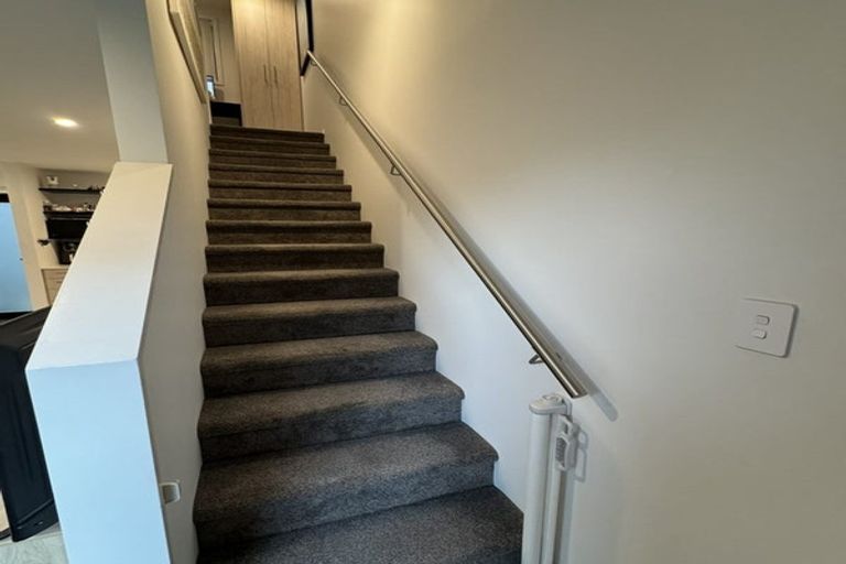 Photo of property in 2/1 Milne Crescent, Taita, Lower Hutt, 5011