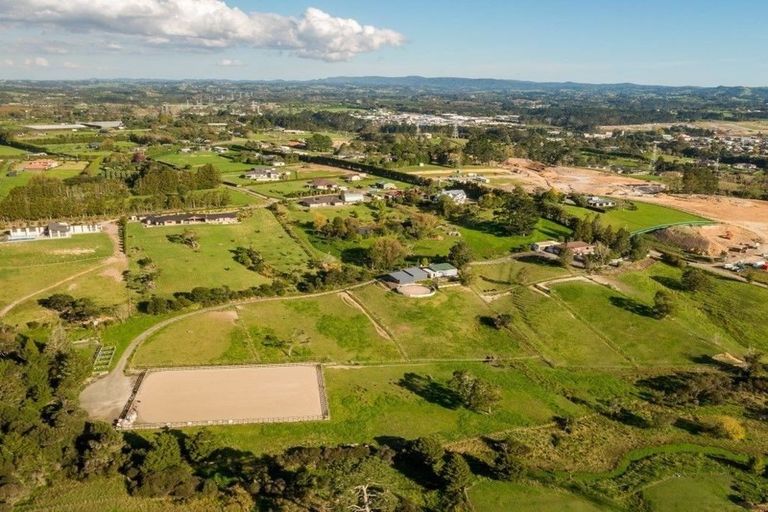 Photo of property in 58 Burns Lane, Kumeu, 0892