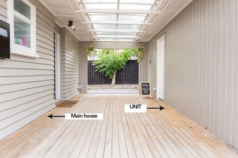 Photo of property in 84a Triangle Road, Massey, Auckland, 0614