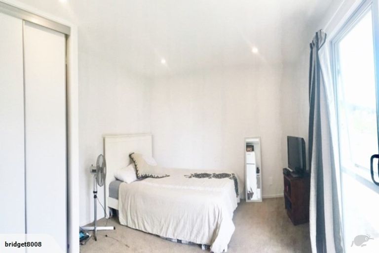 Photo of property in 2/50a Target Road, Totara Vale, Auckland, 0629