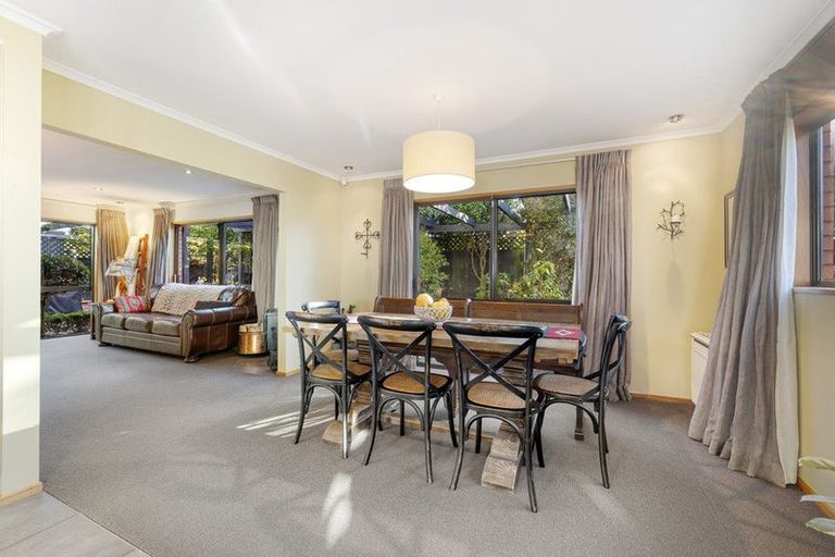 Photo of property in 5b Regency Crescent, Redwood, Christchurch, 8051