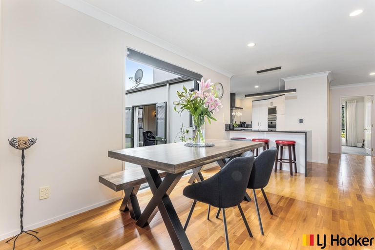 Photo of property in 9 Crannich Place, Wattle Downs, Auckland, 2103