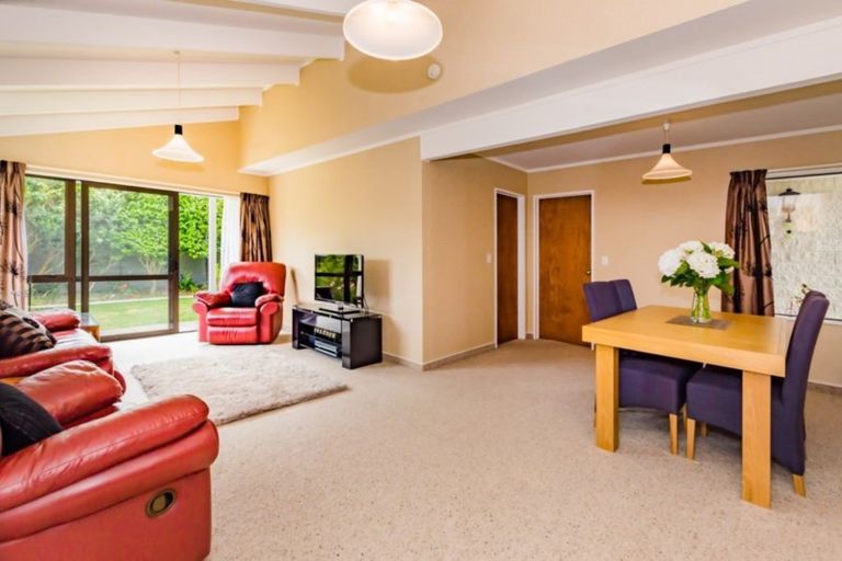 Photo of property in 42 Awanui Drive, Waikanae, 5036