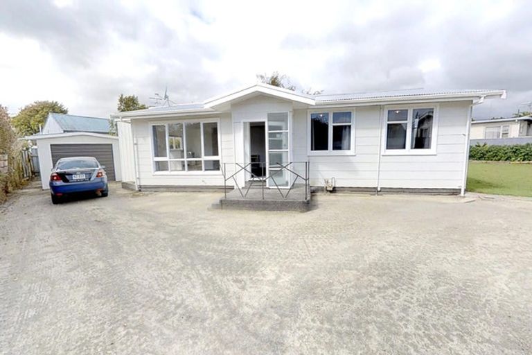 Photo of property in 7 Bradford Place, Awapuni, Palmerston North, 4412
