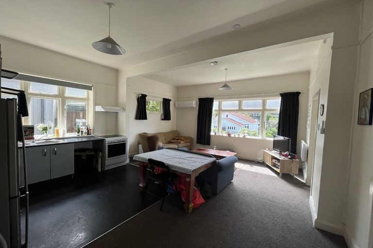 Photo of property in 151 Kelburn Parade, Kelburn, Wellington, 6012