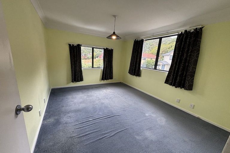 Photo of property in 78 Woodhouse Avenue, Karori, Wellington, 6012