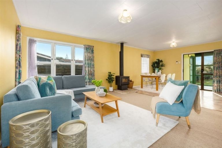 Photo of property in 32 Koromiko Street, Otaki Beach, Otaki, 5512