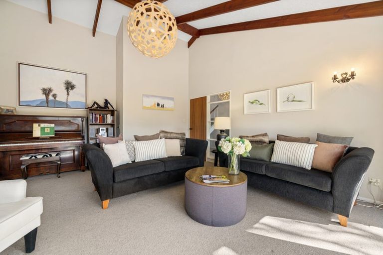 Photo of property in 27 Highland Place, Avonhead, Christchurch, 8042