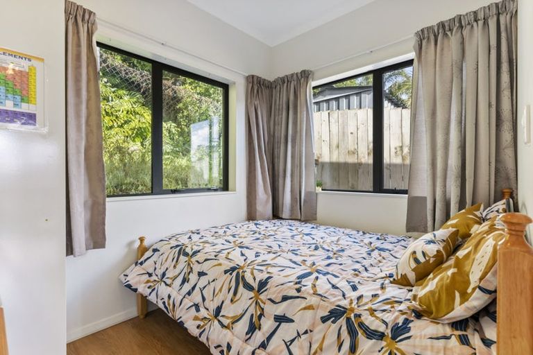 Photo of property in 54 Glennandrew Drive, Half Moon Bay, Auckland, 2012