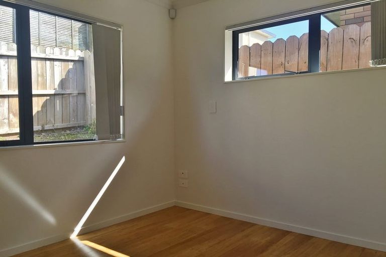 Photo of property in 20 Chieftain Rise, Goodwood Heights, Auckland, 2105