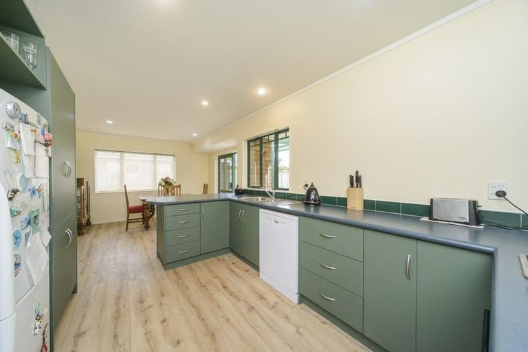 Photo of property in 157 Ruapehu Drive, Fitzherbert, Palmerston North, 4410