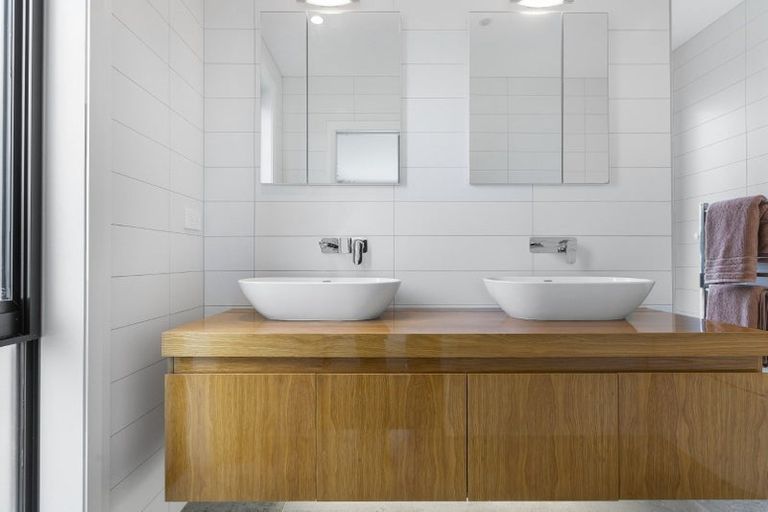 Photo of property in 38 Hawthorne Lane, Kingseat, Papakura, 2580