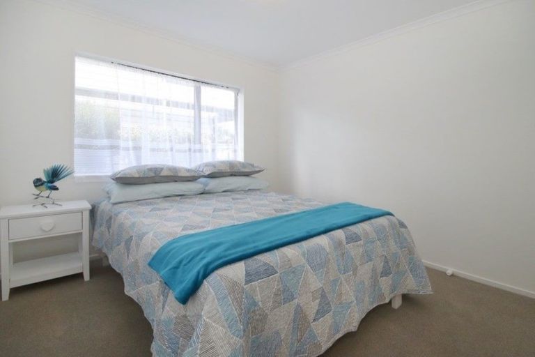 Photo of property in 8 Vintage Drive, Henderson, Auckland, 0612