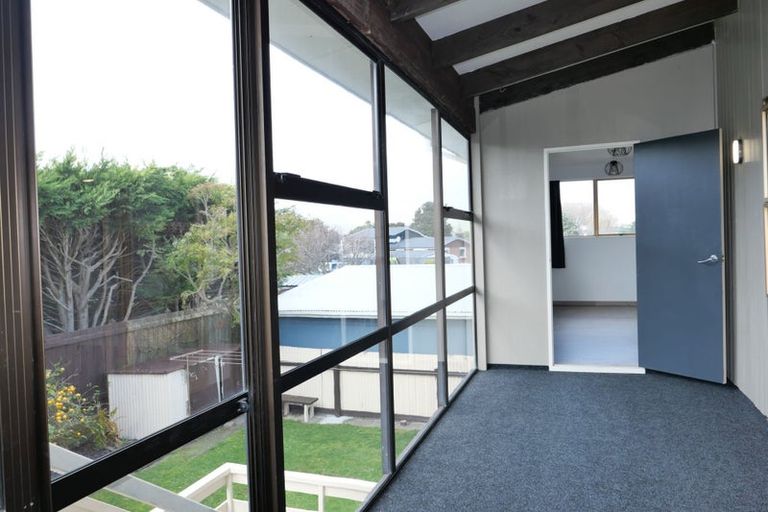 Photo of property in 2/10 Watson Drive, Paraparaumu Beach, Paraparaumu, 5032