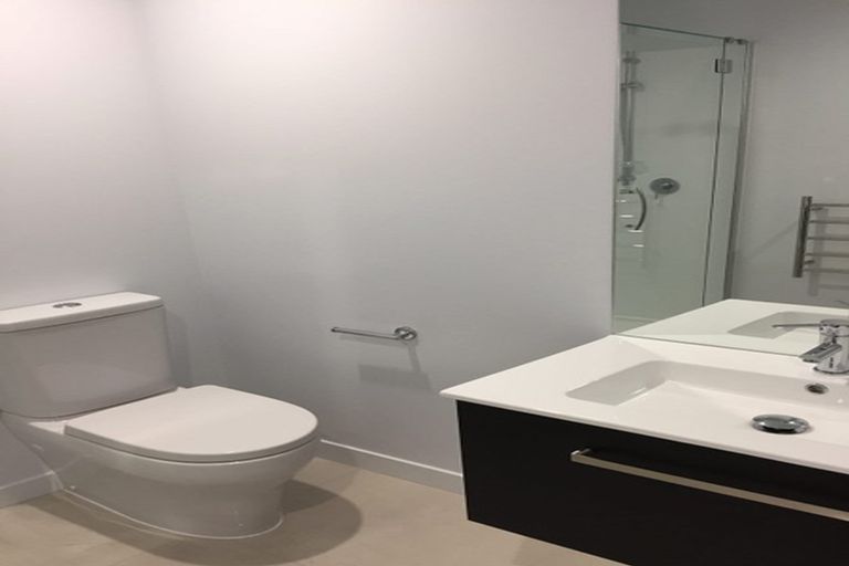 Photo of property in Frank Sargeson Apts, 104/74 Anzac Street, Takapuna, Auckland, 0622