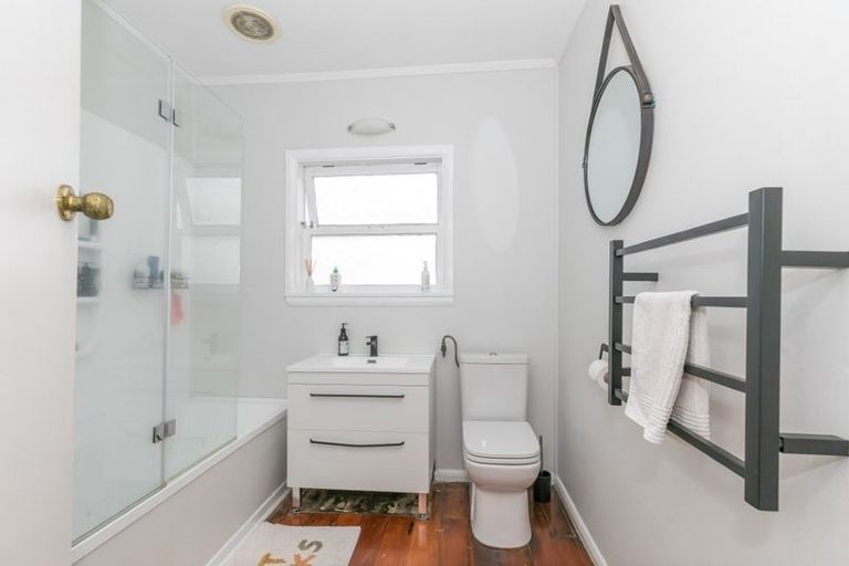 Photo of property in 67 Lake Crescent, Hamilton Lake, Hamilton, 3204