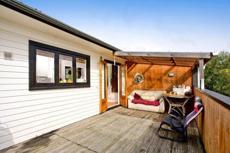 Photo of property in 17c Arran Road, Browns Bay, Auckland, 0630