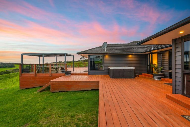 Photo of property in 511 Kiwitahi Road, Helensville, 0875
