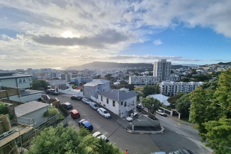 Photo of property in 3 Maarama Crescent, Aro Valley, Wellington, 6021