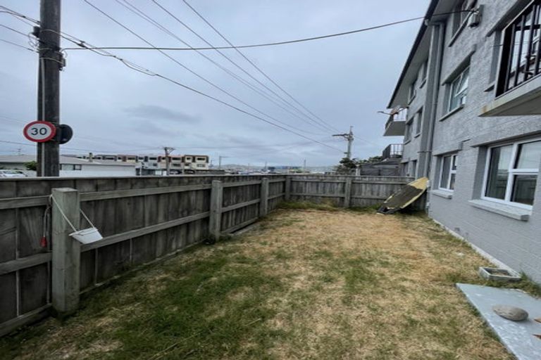 Photo of property in 1/102 Lyall Parade, Lyall Bay, Wellington, 6022