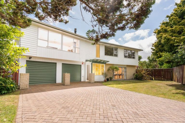Photo of property in 1 Peterhouse Street, Tawa, Wellington, 5028