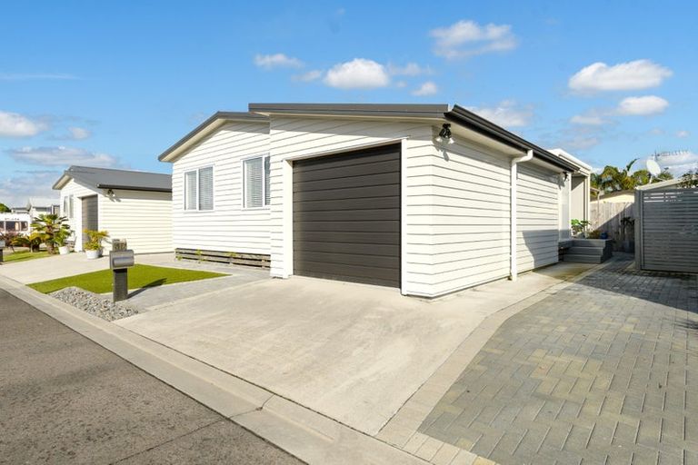 Photo of property in 11 Kamahi Crescent, Papamoa Beach, Papamoa, 3118