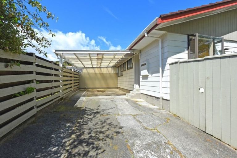 Photo of property in 68a Gemstone Drive, Birchville, Upper Hutt, 5018