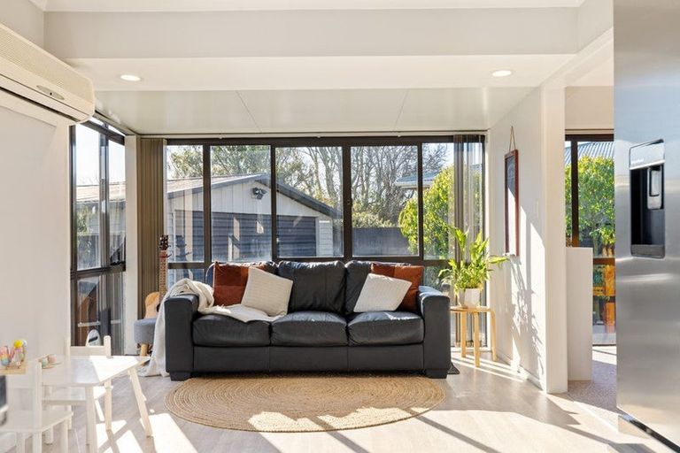 Photo of property in 23 Glenora Place, Hornby, Christchurch, 8042