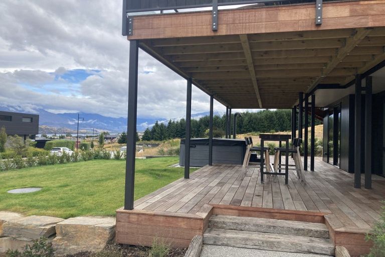 Photo of property in 30 Kirimoko Crescent, Wanaka, 9305