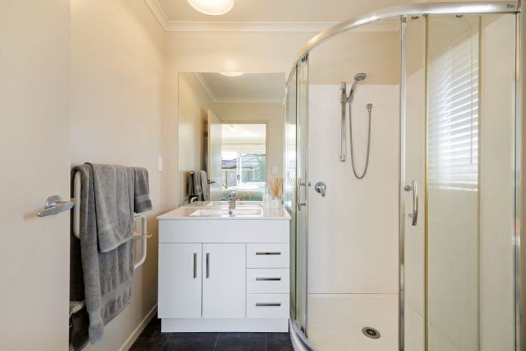 Photo of property in 9a Dover Road, St Andrews, Hamilton, 3200