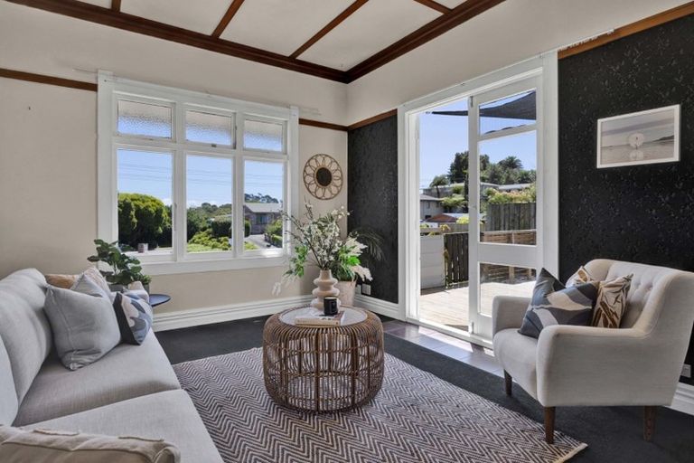 Photo of property in 95 Awanui Street, Merrilands, New Plymouth, 4312