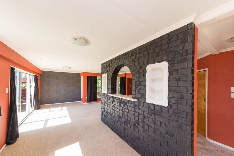 Photo of property in 23 Raglan Avenue, Cloverlea, Palmerston North, 4412