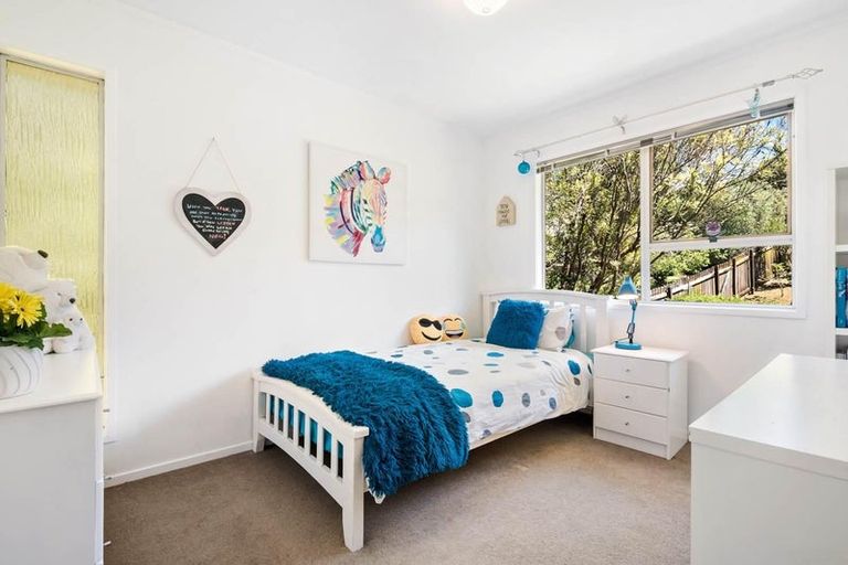 Photo of property in 37 Wyoming Avenue, Murrays Bay, Auckland, 0630