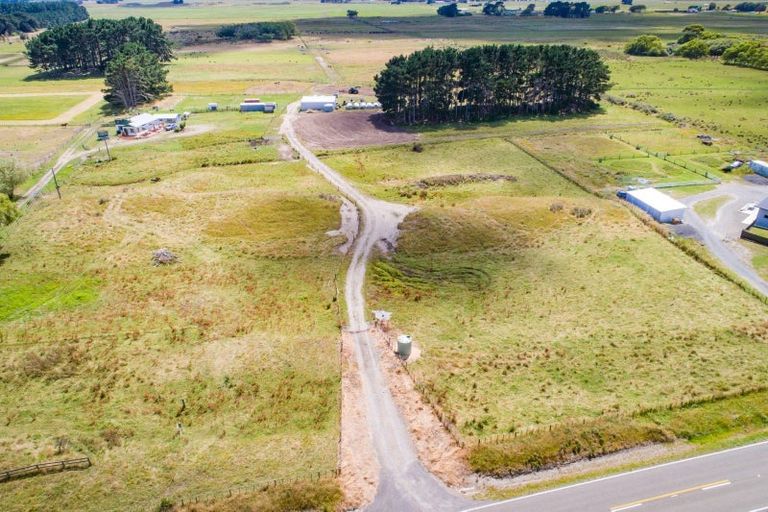 Photo of property in 76 Himatangi Beach Road, Himatangi, Foxton, 4891