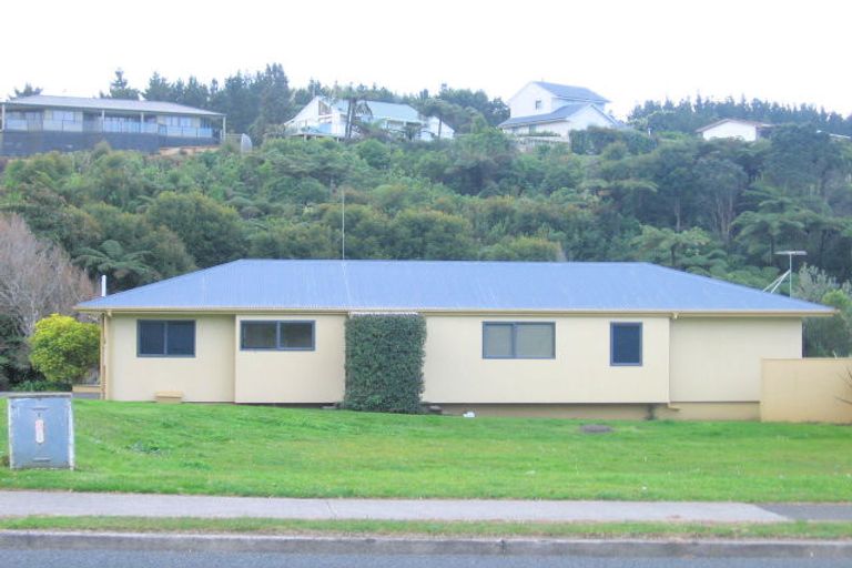 Photo of property in 211 Onemana Drive, Onemana, Whangamata, 3691