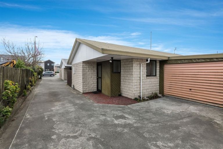 Photo of property in 2/260 Lincoln Road, Addington, Christchurch, 8024